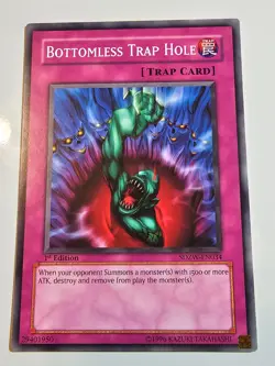Bottomless Trap Hole - SDZW-EN034 Common 1st Edition Yugioh - Image 1