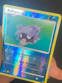 CARTE POKEMON KOKIYAS 105/132 FR COMMUNE REVERSE DP MERVEILLES SECRETES - TBE - Image 2