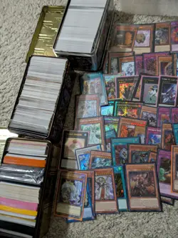 Yugioh 500+ Cards Bulk Lot 200+ Holographics Foils - Image 1