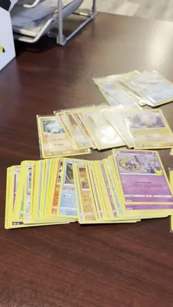 Vintage Pokemon Card Collection- One Big Lot 925 Cards - Image 2