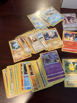 Vintage Pokemon Card Collection- One Big Lot 925 Cards - Image 3