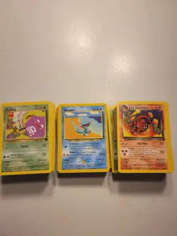 Lot 2 of 200+ vintage 1999 & 2000 Pokemon cards - Image 1