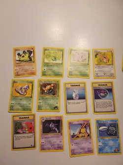 Lot 2 of 200+ vintage 1999 & 2000 Pokemon cards - Image 4