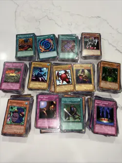 Lot Of 600+ Yu-Gi-Oh Cards 1996 Heavily Played - Image 1