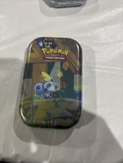 Pokemon TCG: Galar Pals Mini Tin (Contains 2 Booster Packs, Each with 10 Cards) 820650807077 - Image 1