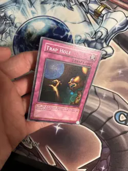 (39) Yu-Gi-Oh Trap Hole LOB-058 Super Rare Unlimited LP - Image 4