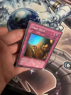 (39) Yu-Gi-Oh Trap Hole LOB-058 Super Rare Unlimited LP - Image 5