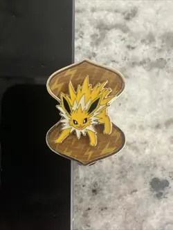 Jolteon VMAX Premium Collection Official Pokemon TCG Enamel Pin - Image 1