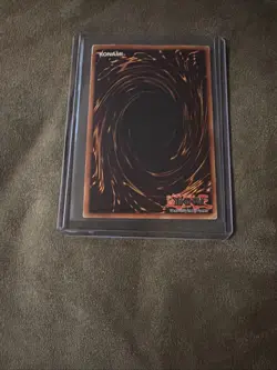 Yugioh Dark Magician SDY-006 FULL FOIL BLEED Unlimtied DMG Holo Ultra Rare - Image 2