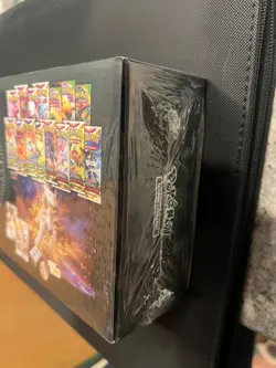 Pokemon TCG: Arceus Vstar Ultra Premium Collection box 820650851292 - Image 3