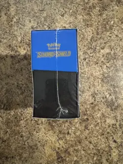 Pokemon Sword and Shield base Zamazenta Elite Trainer Box (ETB) SEALED - Image 4