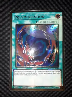 Yu-Gi-Oh! Polymerisation, MAGO-DE044, Gold Rare, 1. Auflage, Misprint, Near Mint - Image 2