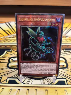 Yugioh Raubpflanze Ragwurzskorpion MP24-DE041 Quarter Century Secret Rare - Image 1