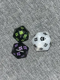 Final Fantasy Purple, Green, & White Dice - Magic the Gathering Counter (s) - Image 1