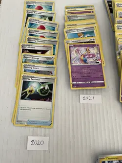 Lot Of 936 Pokemon Cards Assorted Common 2020,2021,2022,2023,2024,2025 - Image 2