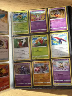 Pokemon - Classeur Dracaufeu - Cartes de 2021 et 2022 (EB Epee et Bouclier) - Image 2