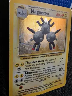Magneton 9/102 Holo Rare Base Set Pokemon TCG Card Unlimited HP/DAMAGED 1999 - Image 1
