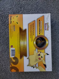 2016 Pokemon Red & Blue CollectionBox Pikachu ex Generations - Image 2