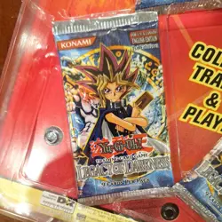 Yugioh Legacy of Darkness 5-Pack Booster Blister - Hard Plastic - New & Sealed - Image 3