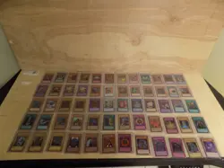 Yu-Gi-Oh! Huge Lot 447 holofoil cards old/new all pictured - Image 1