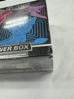 Pokemon TCG: Evolving Skies Elite Trainer Box ETB New (SOME TEAR) - Image 2