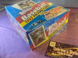 1992 Topps Baseball 24 Pack Factory Sealed Retail Box,34 Cards Per Pack - Image 1