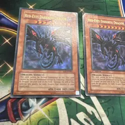 Yugioh! Red-Eyes Darkness Dragon x2 SD1-EN001 Ultra Rare 1st Edition HP - Image 2