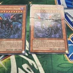 Yugioh! Red-Eyes Darkness Dragon x2 SD1-EN001 Ultra Rare 1st Edition HP - Image 3