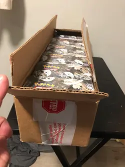 POKEMON TCG SWSH04 VIVID VOLTAGE BOOSTER BOX CASE ( 6 BOOSTER BOXES), NEW SEALED 820650827495 - Image 3