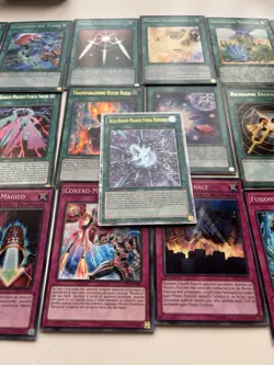 ⭐ YU-GI-OH LOTTO +550 CARTE 1 EDIZIONE RARE ULTIMATE/FULL ORO + LIBRI DECK 🃏⭐ - Image 2