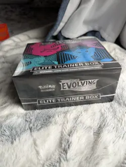 Pokemon TCG: Evolving Skies Elite Trainer Box ETB New & Sealed - Image 3