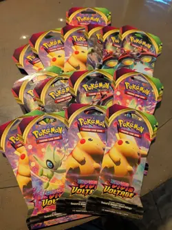 Pokemon Sword & Shield Vivid Voltage Booster Pack Cards Lot Of 15 Packs. - Image 1