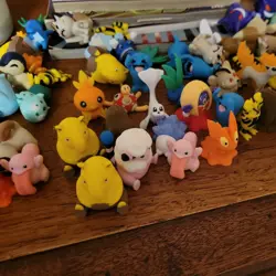 Pokemon Mystery Booster Pack and Figure Bundle! 3 packs and 6 random figures! - Image 4