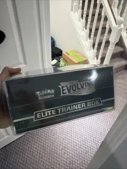 Pokemon - Evolving Skies (Umbreon) Elite Trainer Box ETB - Sealed with Protector - Image 3