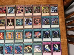 Yugioh Elemental Hero deck Comes Sleeved And Deck Box lot 27 - Image 5
