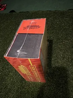Pokemon TCG Vivid Voltage Elite Trainer Box ETB Sealed READ DESCRIPTION - Image 3