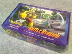 Pokemon EX Battle Stadium Blaziken vs. Gardevoir - Lightly Used - 2004 - Image 1