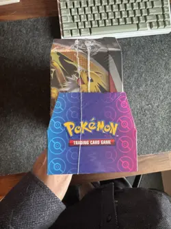Pokemon Sword and Shield Evolving Skies Elite Trainer Box ETB and Tin Costco - Image 5