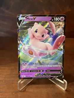 Mew V Holo Ultra Rare SWSH03: Darkness Ablaze 069/189 NM/Mint Pokemon TCG - Image 1