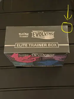 Pokemon TCG Evolving Skies Elite Trainer Box ETB Sealed - Small Tear - See Photo - Image 3