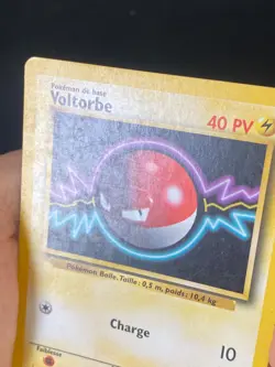 CARTE POKEMON VOLTORBE 67/102 FR COMMUNE SET DE BASE - TBE - Image 2