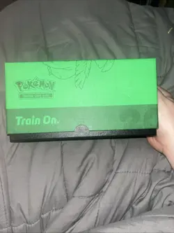 Unsorted 1000+ Pokemon Card Bulk Collection Perfect For The Holidays - Image 1