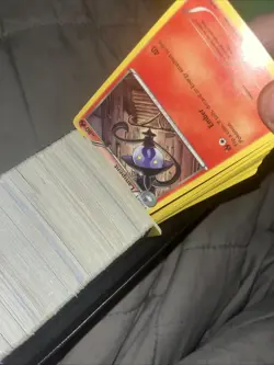 Unsorted 1000+ Pokemon Card Bulk Collection Perfect For The Holidays - Image 4