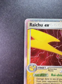 2005 POKEMON EX EMERALD RAICHU EX-HOLO TCG - Image 2