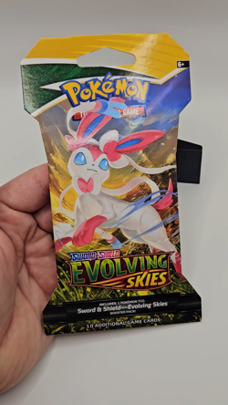 Pokemon TCG - Evolving Skies Sylveon Sleeved Booster Pack Sword & Shield SEALED - Image 2
