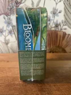 WIZARDS OF THE COAST MTG: Bloomburrow Tin (2 Promo Cards 5 Play Booster Packs) - Image 4