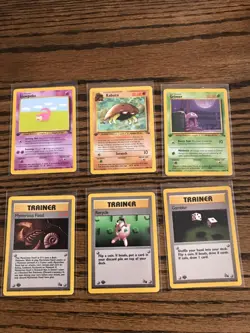 Fossil Set first edition mixed card lot - Image 1