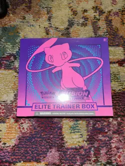 Pokemon TCG Sword & Shield-Fusion Strike Elite Trainer Box - Image 1