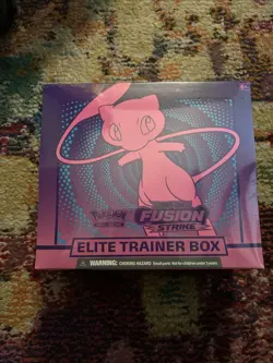 Pokemon TCG Sword & Shield-Fusion Strike Elite Trainer Box - Image 2