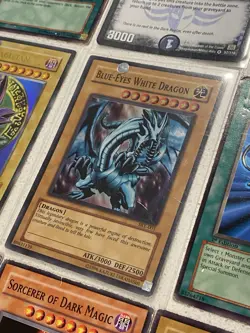No Reserve - Old Worn Yu-Gi-Oh & Duel masters Trading Cards - See Description - Image 2